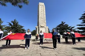 缅怀革命先烈，弘扬爱国精神！烟台四中开展清明节主题党团日活动图片
