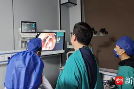 “土方法”酿险情！内镜专家精准拔除“肉中刺”——异物卡食管，内镜下巧手取出图片