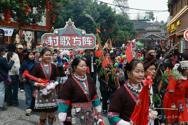 黎平肇兴：欢乐巡游闹“侗年”