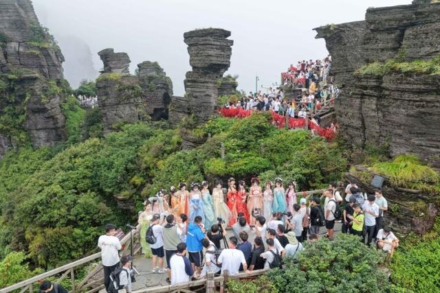 梵净山：“妆造旅拍”撬动文旅消费新市场