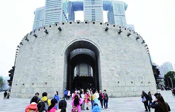 洪崖洞－朝天门－湖广会馆 2．4公里长亲水步道开放