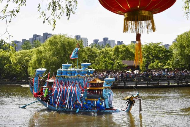 古镇寻“情”记