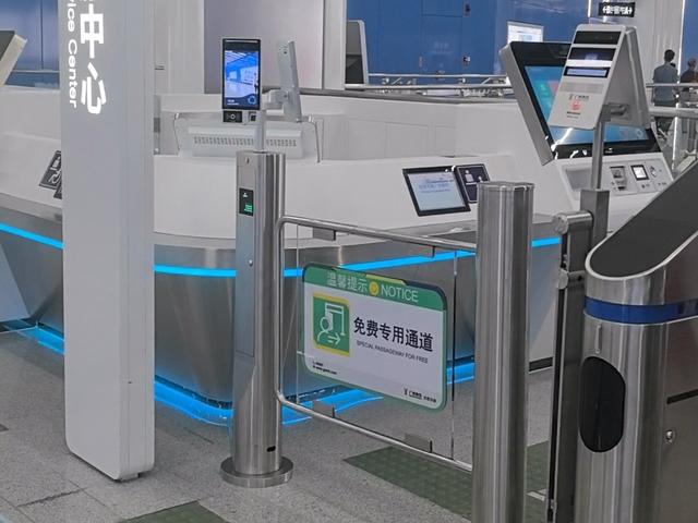 现场丨市民盼十号线十二号线后续工程提速优化