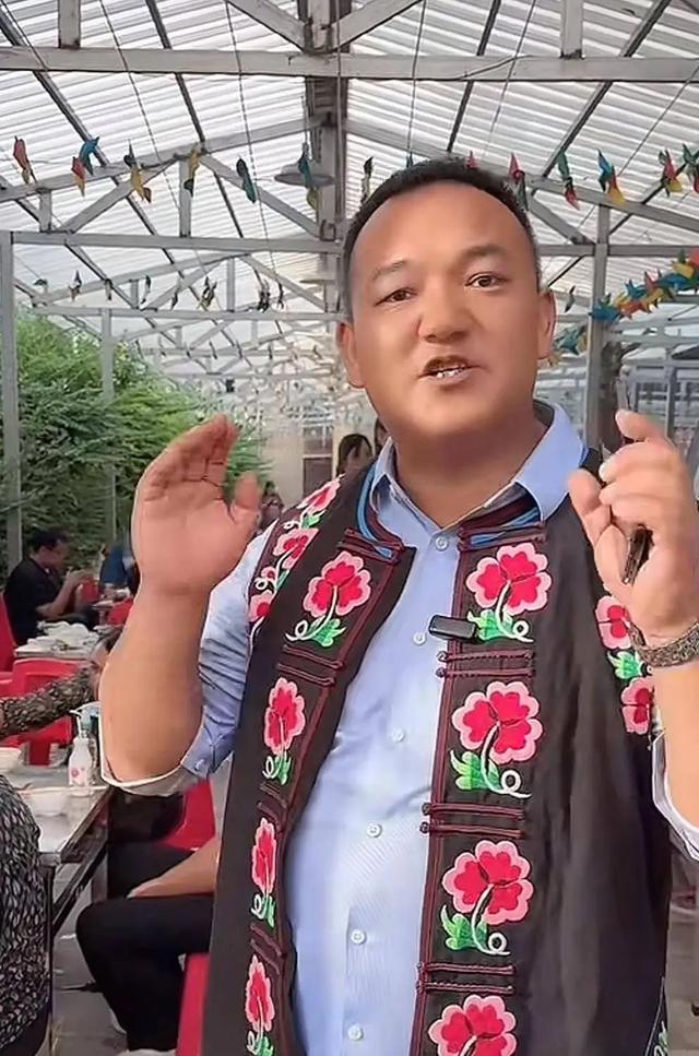 突发意外！云南网红烧烤店老板“包公”经抢救无效离世，年仅44岁