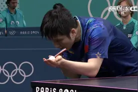 看到需要呼吸机！4比3，樊振东绝地反击，逆转张本智和，晋级四强图片