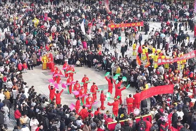 中牟新区：文旅体融合庆元宵 幻乐之城绽华彩