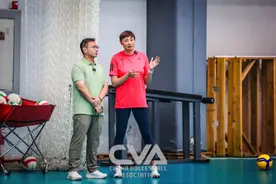 杨昊：年轻的中国女排先争取做到全面、快速图片