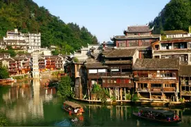 李先平：头枕沱江梦悠悠图片