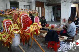 龙年龙灯“火” 铜梁彩扎业务提前“爆单”图片