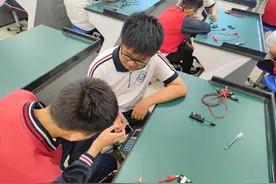 第六初级中学：为初中物理实验教学带来新的思路和方法图片