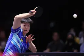 WTT新加坡大满贯｜国乒包揽女单四强 孙颖莎、王艺迪争决赛权图片