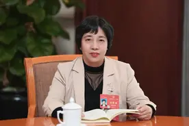 全国人大代表陆銮眉：匠心育人绽芳华 心系人民尽所能图片