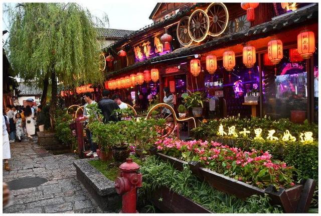 七彩云南之十三：夜走丽江古城 心中五味杂陈