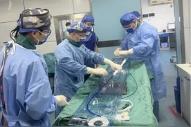 31岁男子淋浴后突发“主动脉夹层”，医生提醒……图片