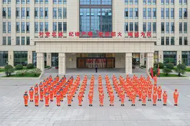 重庆消防增援湖南华容，31辆救援车将抵达执行排涝除险任务图片