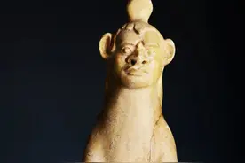 太开门了！千万粉丝博主“听泉赏宝”撞脸陕西这件文物！登上热榜！图片