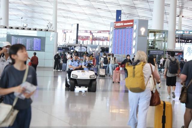 首都机场公安局优化多项措施以安全、顺畅的出行体验迎接八方来客