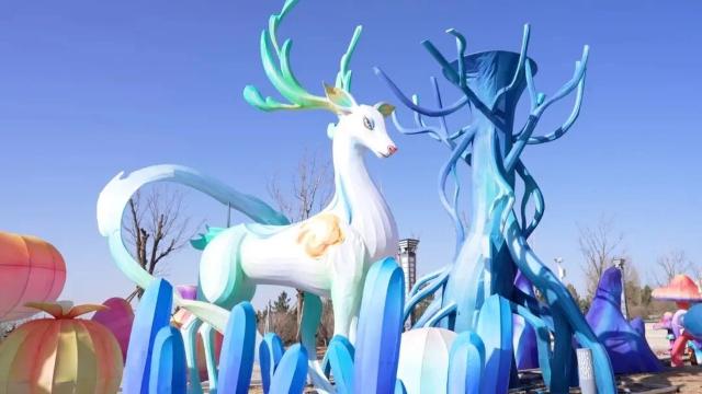 伊金霍洛新春灯会灯组制作完成90％