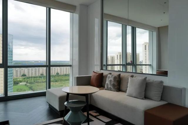 洲际行政酒廊的天花板，是这家？