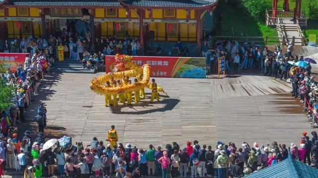 黄龙景区2025年接待游客突破328万人次！连续三年刷新历史纪录
