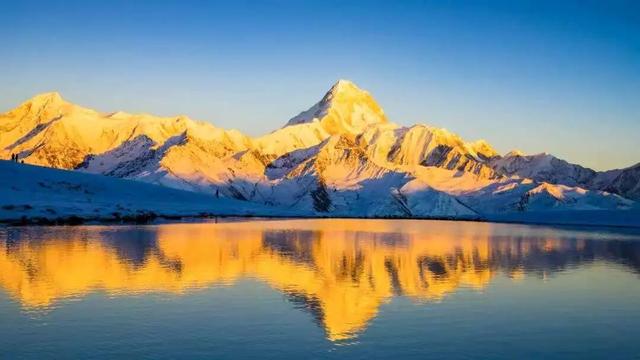 冬天的贡嘎才是真绝色！