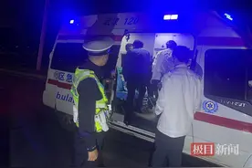 货车司机高速上突发疾病，武汉江夏交警紧急救助图片