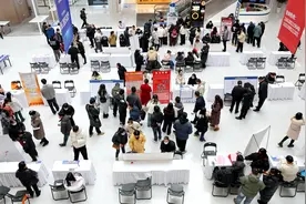 郑州16900+岗位“职”等你来 这场招聘会点燃青年就业热情图片