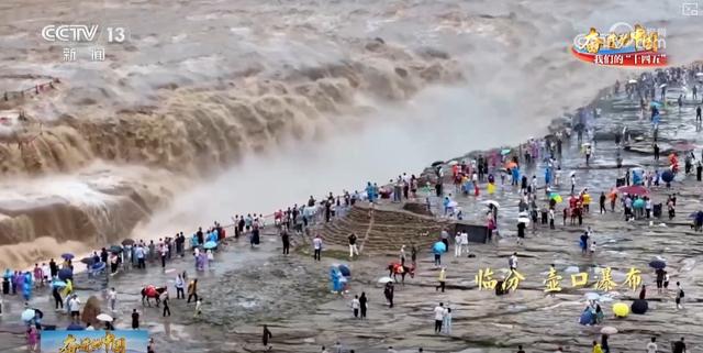 “流量”→“留客量” “演出热”→“文旅热” 因热爱开始的旅程走到最美章节
