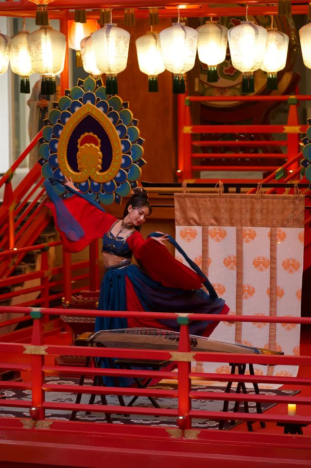 “我们去曲江玩呀！”“一言为定！”