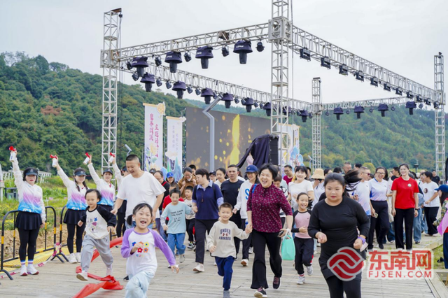 康养明溪主题活动日：秋风菊韵引客来 侨乡康养生活正相宜