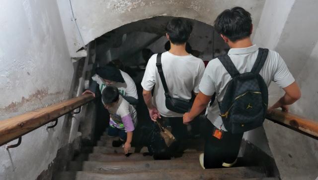 已实施限流！西湖边著名景区突然爆火，天天围满人！大家统一动作，紧急提醒……