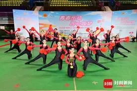 高难度托举呈现力量美学 成都职工啦啦操比赛很燃！图片