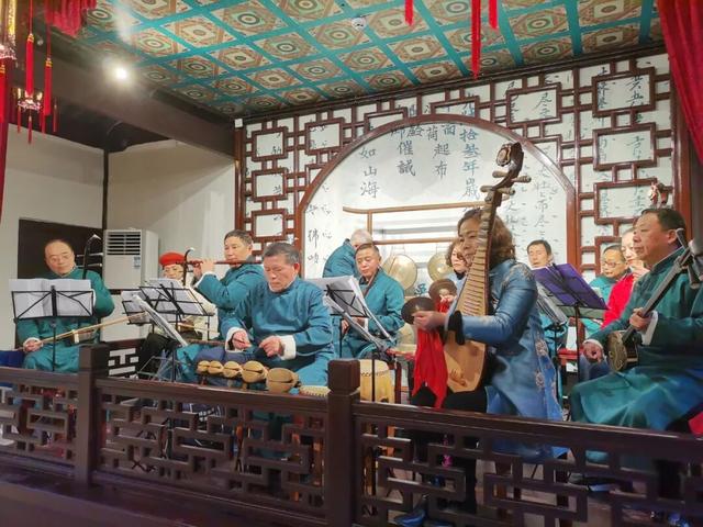 泗泾古镇花车惊艳亮相上海旅游节花车巡游