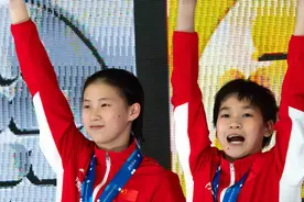 上海小囡陈芋汐战胜全红婵成三冠王，跳水世界杯首站中国队9金完美收官图片