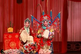 名师传戏！京剧名家王艳携手济南青年演员李英杰演绎“穆桂英”图片