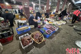 小小直播间，90后把家乡的野生菌卖向全国图片