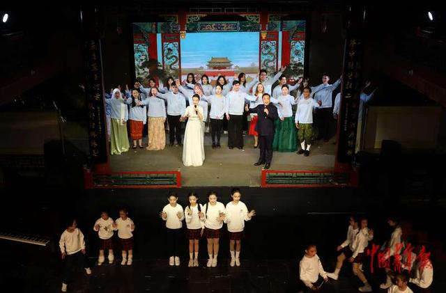 每周图片精选（10.25-10.31）| 神舟二十一号、APEC庆州峰会、重阳节