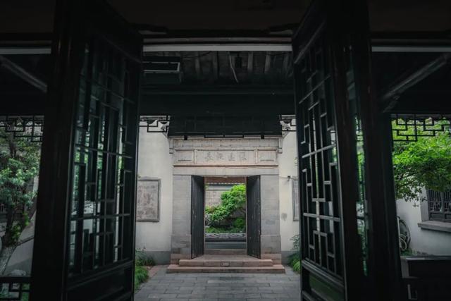 十里秦淮生烟雨 千年文枢耀金陵