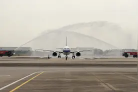 南航首架C919从上海飞抵广州，将于9月19日执飞广州图片
