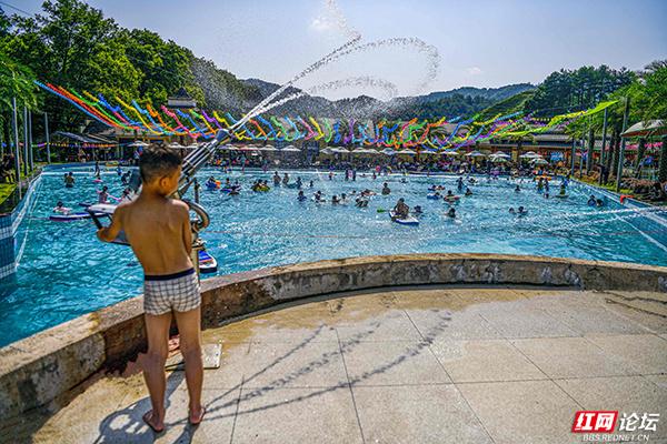 青山为幕，碧水作席：通道这座水上乐园，正写一首侗乡清凉诗