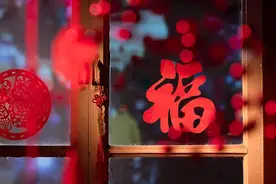 走朋友不走亲戚、水果蛋挞上供桌，年轻人把春节玩出新花样图片