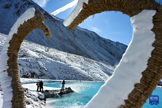 青海门源：冬日雪山旅游热