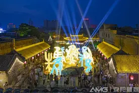 沉浸式夜游，绚丽灯火让安阳古城流光溢彩图片