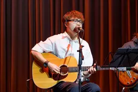 中国首个持证街头艺人演唱会在静安开唱图片