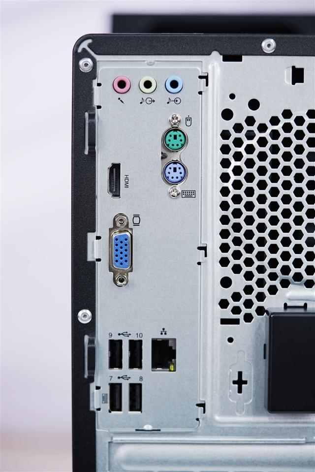 锐龙7 8700G商用机大战酷睿i7-14700：几乎全程碾压