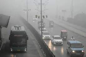 巴基斯坦多地遭遇空气污染图片