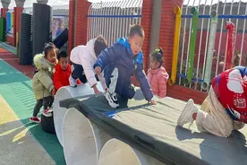 我的童年我做主——东营市东营区史口镇中心幼儿园分园开展户外自主游戏图片