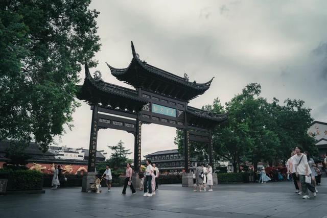 十里秦淮生烟雨 千年文枢耀金陵