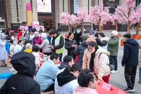 弘扬雷锋精神、长扬志愿风帆，普陀志愿春风吹进居民心田图片