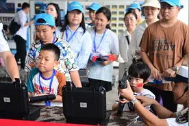 晓峰近距离 | 三亚一军港码头举办“军营开放日”活动图片